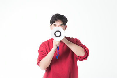 中国驻外使领馆降低公正书收费标准